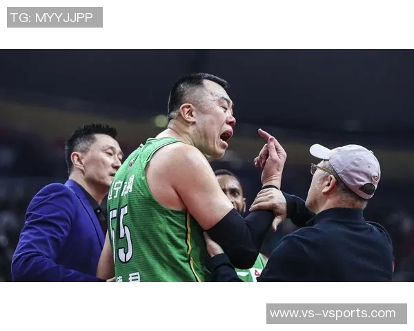 CBA罚单风暴再升级:韩德君与威姆斯双双遭受停赛与重罚,赛场风云变幻再现华丽篇章 CBA罚单风暴再升级:韩德君与威姆斯双双遭受停赛与重罚,赛场风云变幻再现华丽篇章